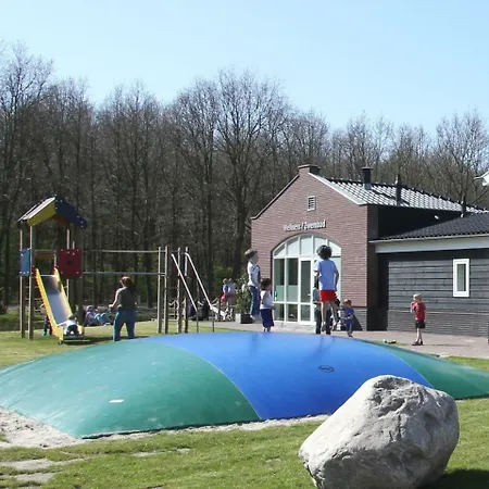 Holiday Cub6.12 Prázdninový dům *